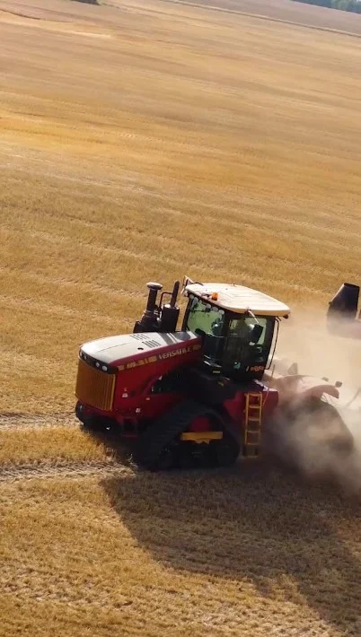 Big power. Big performance. Big season ahead. 📅

The 2026 season is on its way—and our high‑HP Fendt 1167 Vario MT and Versatile 620 DeltaTrack units are ready to roll, with up to 3 years of warranty to keep you running strong! 

If you need horsepower, we’ve got it.
If you’re planning for a big season… now’s the time to reach out.

Units are moving fast. Connect with our sales team today and secure yours before they’re gone! ⏰

#fulllineag #fendt #fendtvario #versatile #versatiledeltatrack #fendttractors #versatiletractors #ag #saskag #saskatchewan #agriculture #modernfarming #WesternCanadaAg #saskfarming #FarmEquipment #saskequipmentdealer